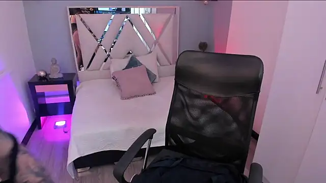 mia jagger online show from 06/20/26, 03:31