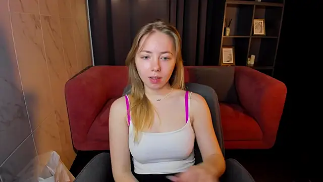 Snapshot of Nora_Miller chatting on 11/21/25, 06:01 Nora Miller online show from 11/21/25, 06:01