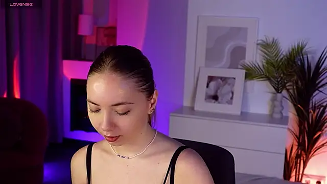 Snapshot of Nora_Miller chatting on 11/22/25, 06:34 Nora Miller online show from 11/22/25, 06:34