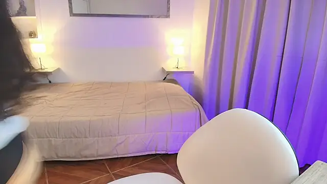 elli snow1 online show from 11/29/25, 08:34