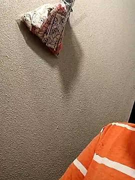 Snapshot of primo6969 chatting on 04/06/26, 05:52 primo6969 online show from 04/06/26, 05:52