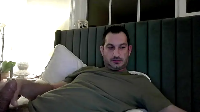 Snapshot of ckraiders84 chatting on 03/14/26, 03:56 ckraiders84 online show from 03/14/26, 03:56