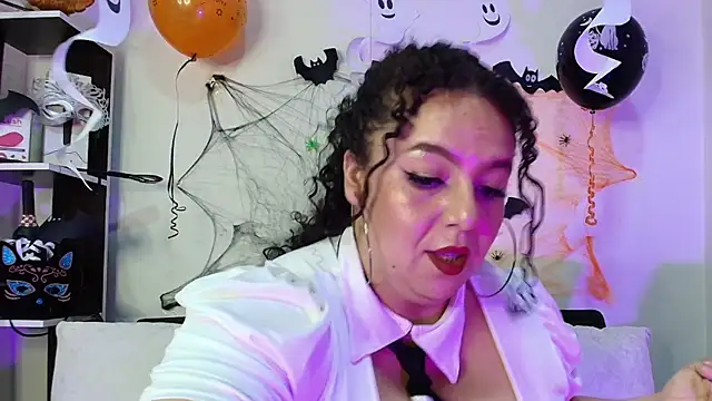 Natasha Amber online show from 10/31/25, 03:02