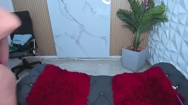 Samantharoseee  online show from 11/27/25, 02:46