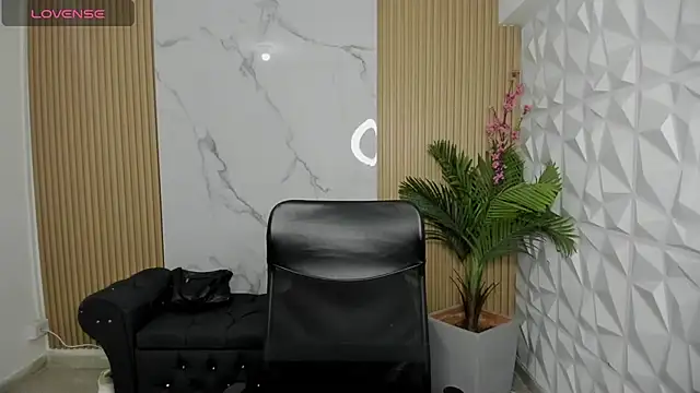 Samantharoseee  online show from 12/19/25, 03:35