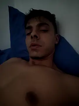 Snapshot of escorpion07u chatting on 10/31/25, 06:53 escorpion07u online show from 10/31/25, 06:53