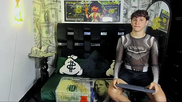 Snapshot of Magic_Duo chatting on 10/30/25, 11:33 Magic Duo online show from 10/30/25, 11:33