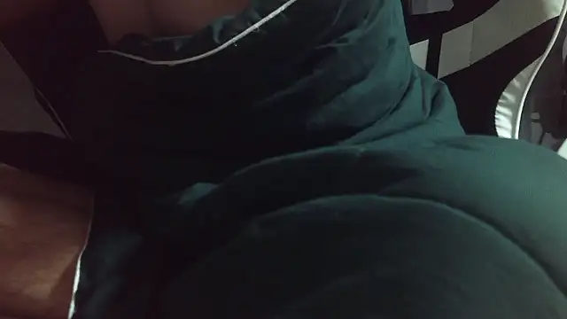 Snapshot of Stripholyday chatting on 11/12/25, 01:55 Stripholyday online show from 11/12/25, 01:55