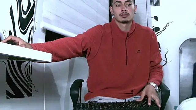 Snapshot of kai_storm420 chatting on 11/02/25, 04:48 kai storm420 online show from 11/02/25, 04:48