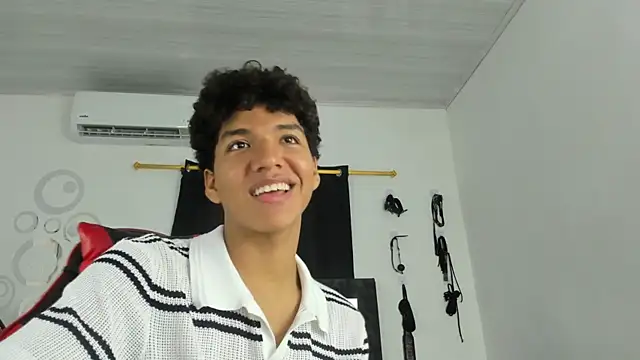 Maximiliano Khalil online show from 11/22/25, 07:02