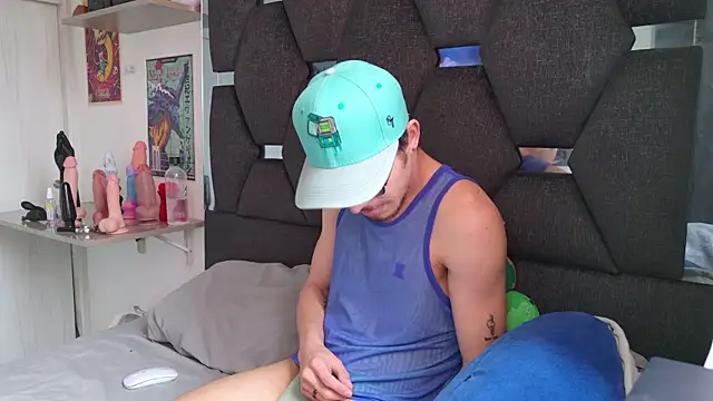 J-Moo online show from 11/11/25, 03:34