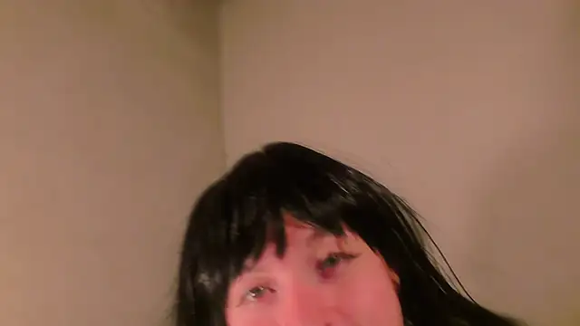 Snapshot of anitasmiles chatting on 10/31/25, 07:31 anitasmiles online show from 10/31/25, 07:31