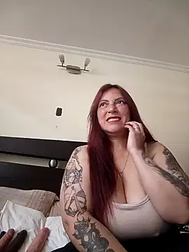 Snapshot of SofiBelluccix chatting on 10/30/25, 03:46 SofiBelluccix online show from 10/30/25, 03:46