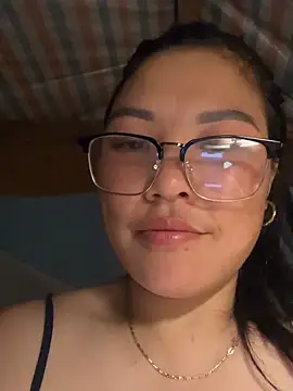 Snapshot of heodat-sexx chatting on 05/11/26, 04:04 heodat-sexx online show from 05/11/26, 04:04