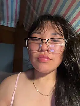 Snapshot of heodat-sexx chatting on 05/17/26, 05:49 heodat-sexx online show from 05/17/26, 05:49