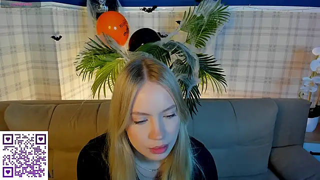 Melanie Ryer online show from 10/30/25, 01:07