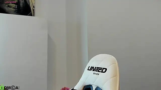 Melanie Ryer online show from 12/22/25, 12:51