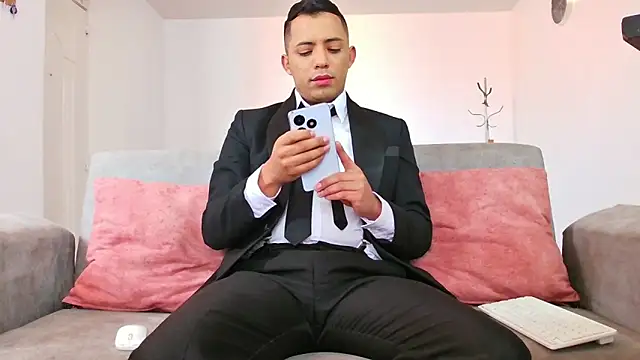 Mike Fetiche online show from 11/29/25, 03:37