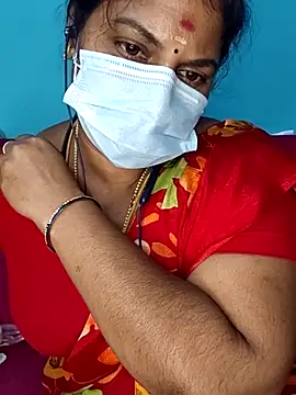 deepikasree143 online show from 10/31/25, 06:42