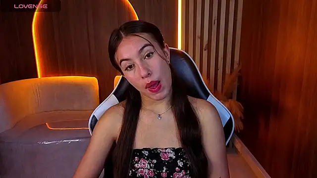 Nikka Tx online show from 04/14/26, 01:06