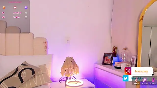 Manelyk  moon online show from 11/09/25, 01:37