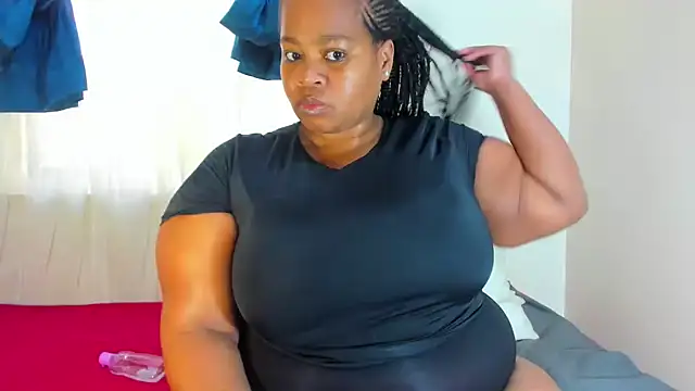 ThickLeeyanaXX online show from 06/25/26, 07:02