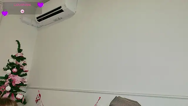 Snapshot of KIRINO_xx_ chatting on 11/28/25, 12:57 KIRINO xx online show from 11/28/25, 12:57