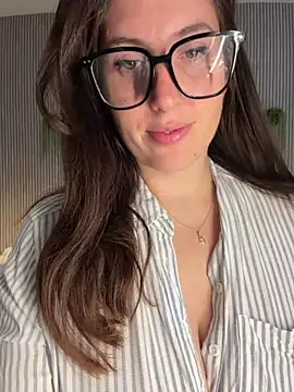 MysteryGirl   online show from 06/09/26, 07:42