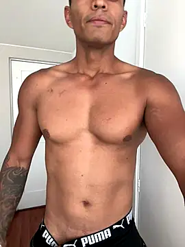 Snapshot of 97santiagoo chatting on 10/28/25, 12:52 97santiagoo online show from 10/28/25, 12:52