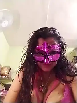 Snapshot of LOVE__RANI chatting on 11/04/25, 12:15 LOVE RANI online show from 11/04/25, 12:15