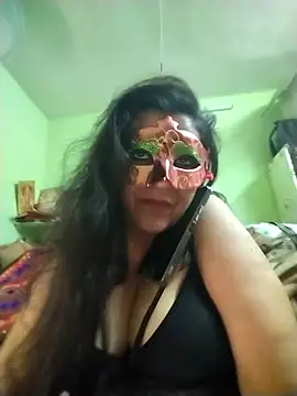 Snapshot of LOVE__RANI chatting on 11/11/25, 05:40 LOVE RANI online show from 11/11/25, 05:40