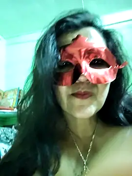 Snapshot of LOVE__RANI chatting on 02/17/26, 11:18 LOVE RANI online show from 02/17/26, 11:18