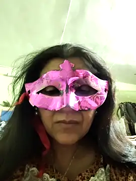 Snapshot of LOVE__RANI chatting on 03/01/26, 01:46 LOVE RANI online show from 03/01/26, 01:46