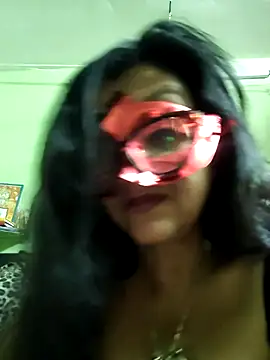 Snapshot of LOVE__RANI chatting on 03/08/26, 08:45 LOVE RANI online show from 03/08/26, 08:45