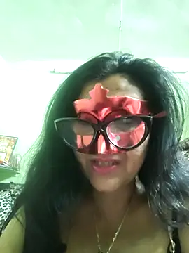 Snapshot of LOVE__RANI chatting on 03/11/26, 12:44 LOVE RANI online show from 03/11/26, 12:44