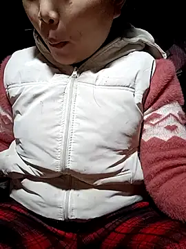 yoyo-mi online show from 12/17/25, 01:22