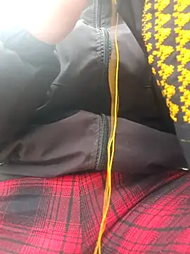 Snapshot of yoyo-mi chatting on 12/21/25, 03:24 yoyo-mi online show from 12/21/25, 03:24