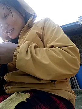 Snapshot of yoyo-mi chatting on 01/18/26, 03:21 yoyo-mi online show from 01/18/26, 03:21