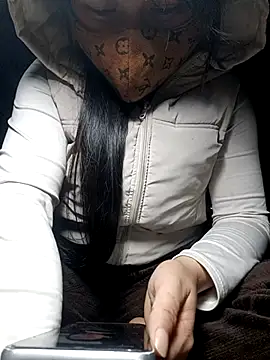 Snapshot of yoyo-mi chatting on 02/03/26, 02:21 yoyo-mi online show from 02/03/26, 02:21