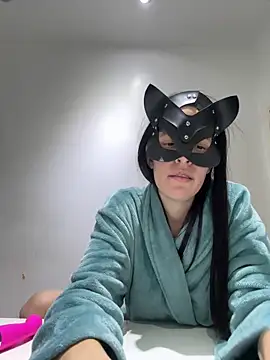 carolinedanger  online show from 11/08/25, 12:11