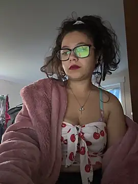 Snapshot of Sexy_MamacitaX chatting on 10/28/25, 04:20 Sexy MamacitaX online show from 10/28/25, 04:20