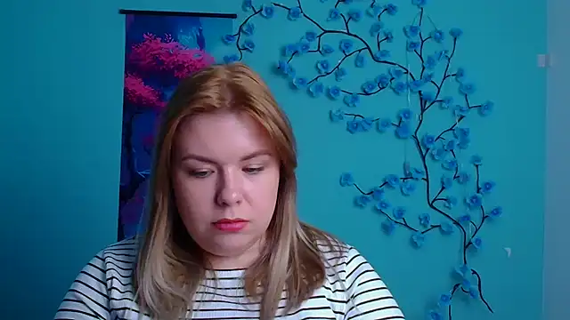 SusannaNight online show from 11/28/25, 12:19