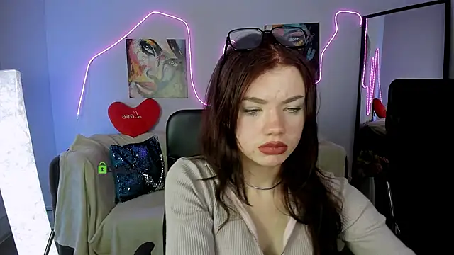 Snapshot of isabel_wave chatting on 02/06/26, 01:14 isabel wave online show from 02/06/26, 01:14