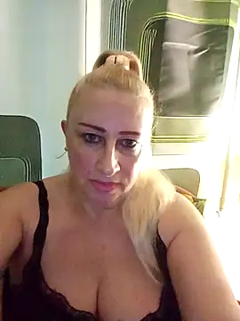 Esenia505 online show from 12/03/25, 08:34