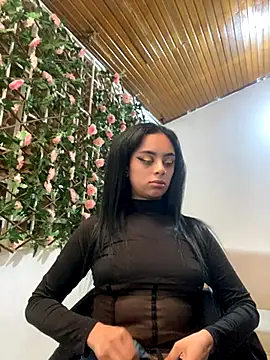 Snapshot of VioletMorgan_ chatting on 10/29/25, 01:35 VioletMorgan  online show from 10/29/25, 01:35