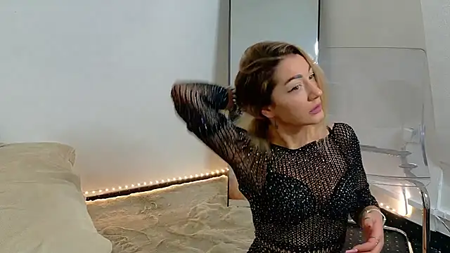 Snapshot of Ammelia_ chatting on 11/03/25, 06:36 Ammelia  online show from 11/03/25, 06:36