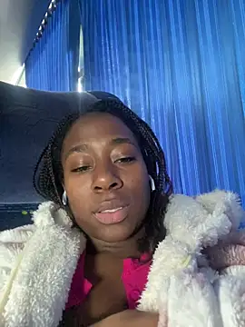 Snapshot of milarain chatting on 01/18/26, 02:32 milarain online show from 01/18/26, 02:32