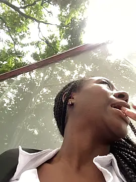 Snapshot of milarain chatting on 03/05/26, 07:43 milarain online show from 03/05/26, 07:43