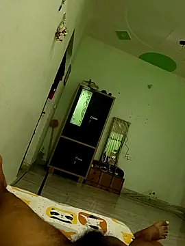 Snapshot of Nikhil_Luv chatting on 10/29/25, 05:42 Nikhil Luv online show from 10/29/25, 05:42