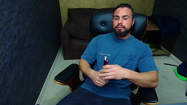 Snapshot of HayesWood chatting on 10/31/25, 06:03 HayesWood online show from 10/31/25, 06:03